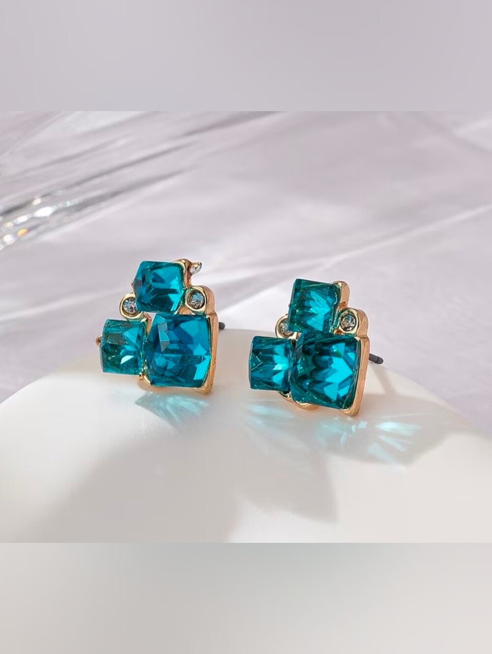 $8 Each Or Bundle 5/$20 Gold-Setting Teal Crystal Stud Cube Earrings